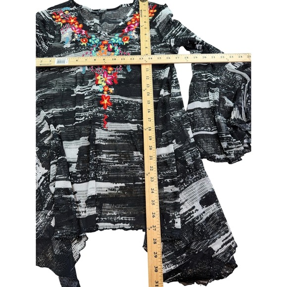 Dor dor Shirt Womens Small Black White Embroidered Mesh Bell Sleeve Boho Tunic - Picture 4 of 4